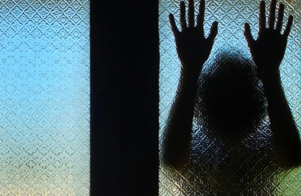 Dəhşətli hadisə: 14 yaşlı qız hamamda zorlandı