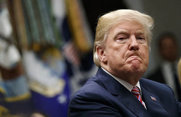 Tramp generala hirsləndi – Putinin zəngini ondan gizlədib