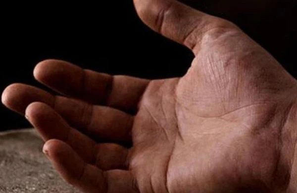 школьник из мести избил учительницу молотком