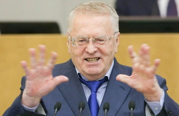 Jirinovski İrana məsləhət verdi: Liviya kimi olmaq istəmirsinizsə...