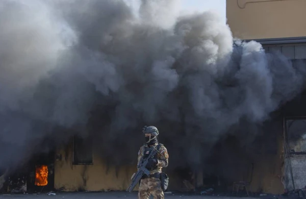 Bağdad minatanlardan atəşə tutulub, xəsarət alanlar var  - VİDEO