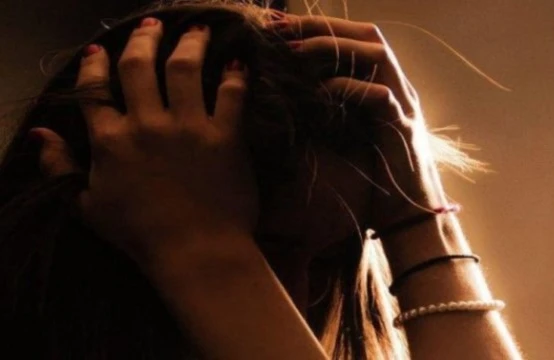 22 qadını model elanı ilə aldadıb əxlaqsız filmlərdə oynatdılar