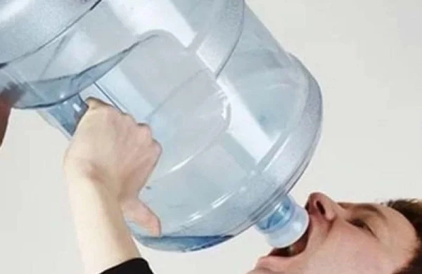 Həddən artıq su içmək ölümə aparır! - DİQQƏT