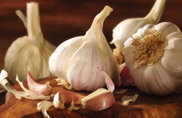 Hər gün acqarına sarımsaq yesək, ORQANİZMDƏ NƏ BAŞ VERƏR?