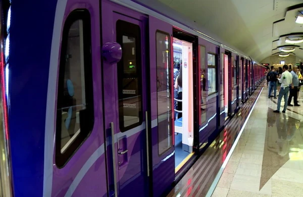 Bakı metrosundan 24-30 yaş arasında olan kişilər və qadınlara ŞAD XƏBƏR