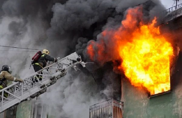 SON DƏQİQƏ! Bakıda kompleks binada güclü  yanğın başlayıb