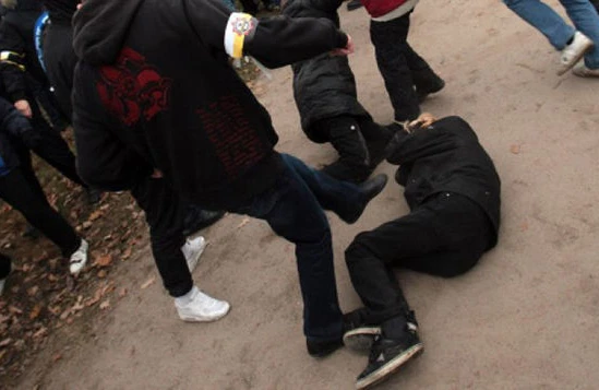 Gecə klubunda kütləvi dava - VİDEO