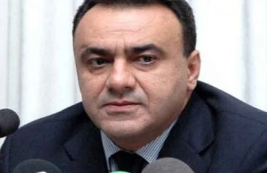 Sabiq nazirin oğlu İngiltərədə meşə aldı (FOTOLAR)