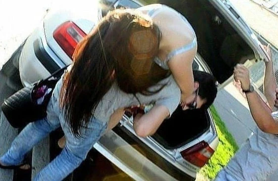 İki oğlan 1 qızı qaçırdı  - Polis oğlanları həbs etdi