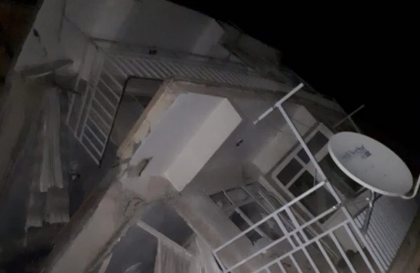 В результате сильного землетрясения в Турции есть жертвы и разрушения - ВИДЕО/ФОТО