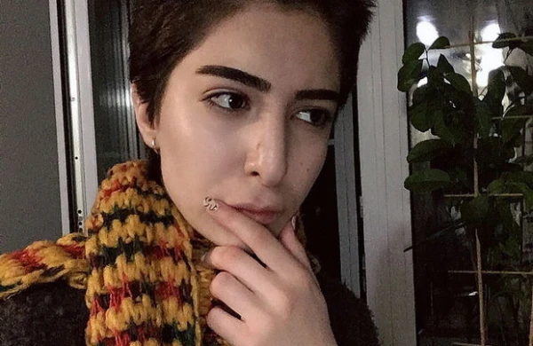 LGBT üzvü olan qız Bakıdakı “zəncirli günlərindən” danışıb