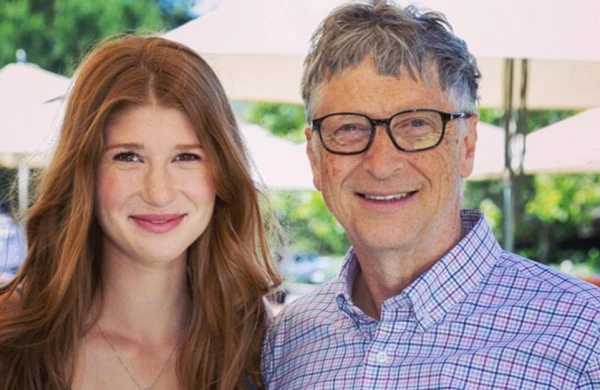 Bill Qeytsin qızı nişanlandı - FOTO