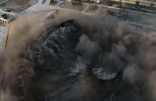 Sankt-Peterburqda idman kompleksinin damı çökdü - VİDEO