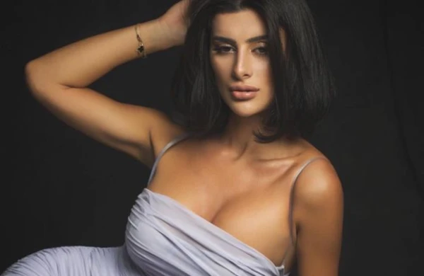 Azərbaycanlı modelin Dubaydan ehtiraslı paylaşımı - FOTO