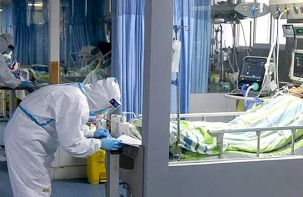 Koronovirusu yayılan şəhərdən şok görüntü:İnsanlar pəncərələrdən...