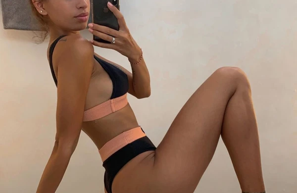 Samirə 18+ fotosunu paylaşdı