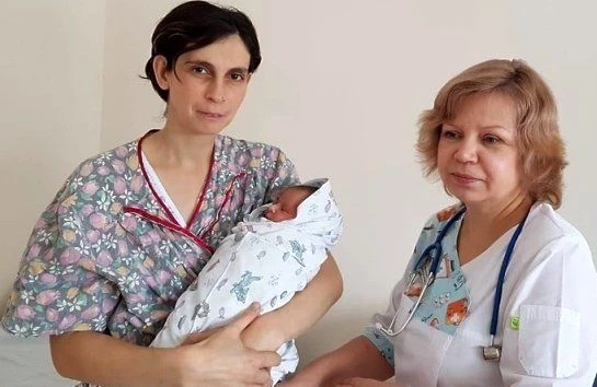 ŞOK: 33 yaşlı qadın 11 ci dəfə ana oldu - FOTO