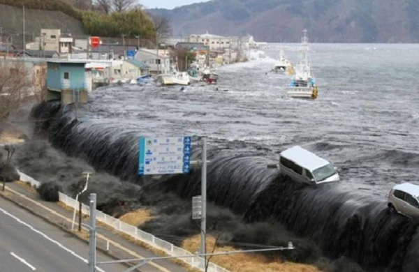 SON DƏQİQƏ: Bu ölkədə ŞİDDƏTLİ ZƏLZƏLƏ baş verdi - Sunami xəbərdarlığı elan edildi