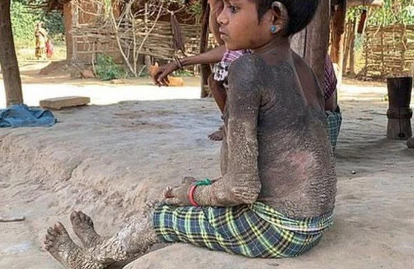 Balaca uşaq daşa döndü  —  DƏHŞƏTLİ  VİDEO