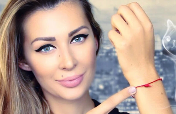 Qola qırmızı sap bağlamaq nə məna daşıyır?