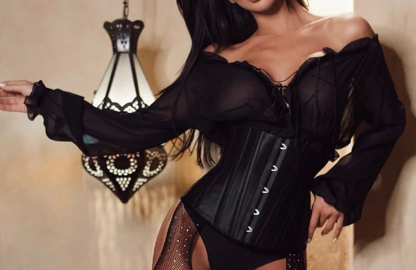 Azərbaycanlı məşhurun Dubayda alt paltarında videosu yayıldı