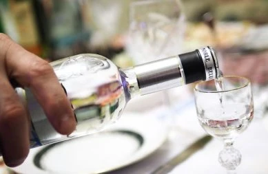 Bakıda içkidən zəhərlənən kişi öldü