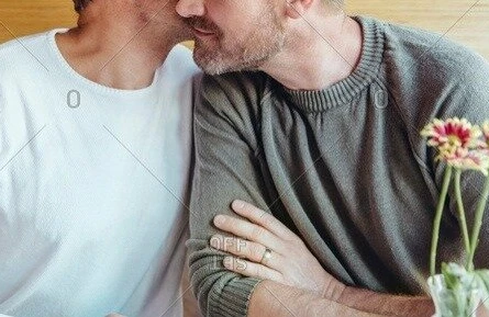 Həmcinsi ilə eşq yaşayan azərbaycanlı məşhurun sevgilisi həbs edildi