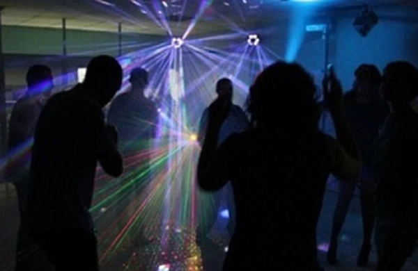 Bakıda gecə klubunda dava :Yaralı var