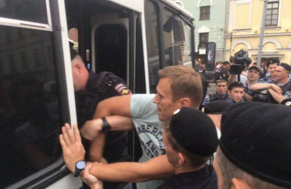 Mitinqlərdə zorakılıq edən polislərə qarşı cinayət işi qaldırıldı