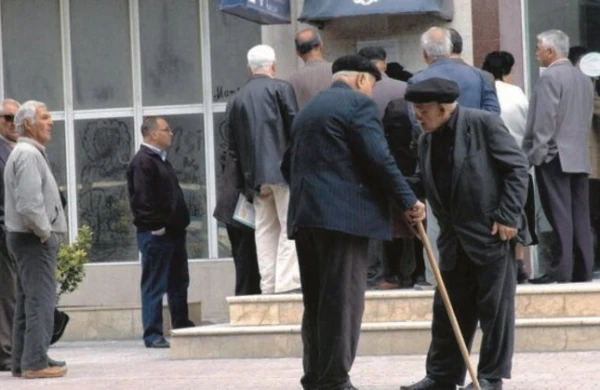 Nazirlik pensiyaçılara müraciət etdi - SƏBƏB