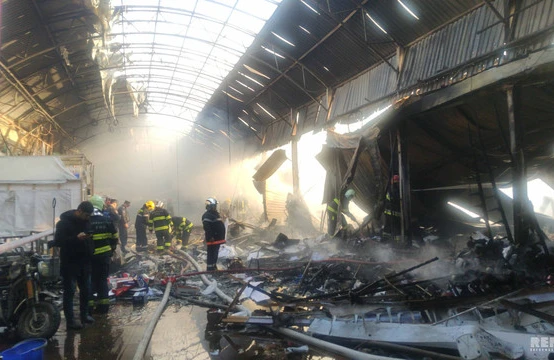 SON DƏQİQƏ: Bakıda məşhur ticarət mərkəzi yanır  +VİDEO