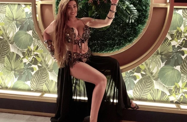 Bakıda toyda maraqlı anlar: Stulun üstünə çıxdı +VİDEO