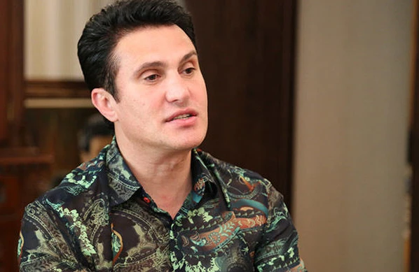 "Savadlı, kübar və sağlam ailədilər" — Nadir oğluna diplomat qızı alır - FOTO