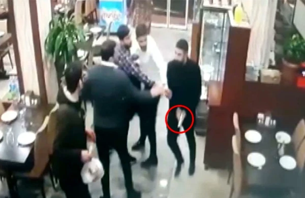 Azərbaycanlı qız başqa oğlanla tutuldu - Restoranda qan düşdü +ANBAAN VİDEO