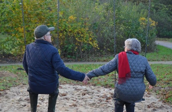 Azərbaycanda şok olay: nənə ərinin dostu ilə qaçdı