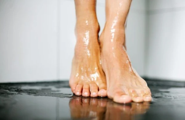 Bakıda DƏHŞƏT: Kişi ilə qadının meyiti hamamda tapıldı