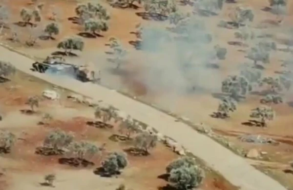 Bəşər Əsədin tankına belə hücum edildi - Şok kadrlar