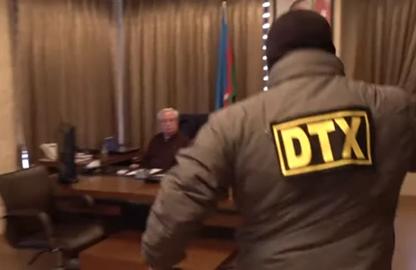 İcra başçılarını qorxudan gizli kameralar... - Pultla idarə edilir