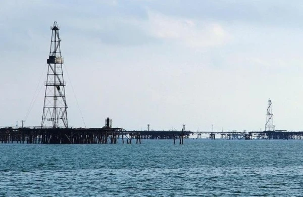 Neft Daşlarında dalğanın hündürlüyü 2,8 metrə çatıb - FAKTİKİ HAVA