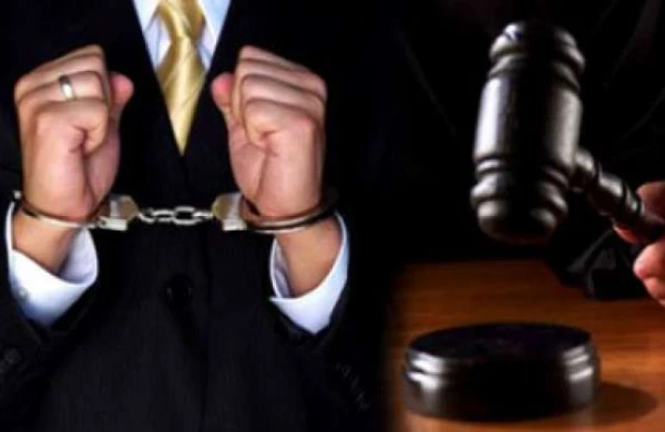 SON DƏQİQƏ! Arvadı ilə birləşib məxfi məlumatı xaricə satan zabit həbs edildi