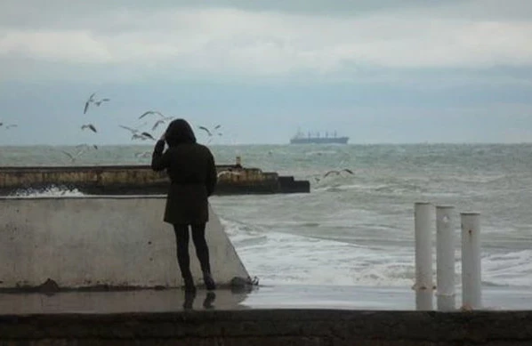 Müəllimi bulvarda intihar edən qız haqqında: “Qüruruna sığışdırmadı”