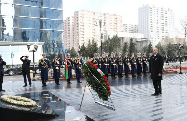 İlham Əliyev və Mehriban Əliyeva “Ana harayı” abidəsini ziyarət edir - CANLI YAYIM