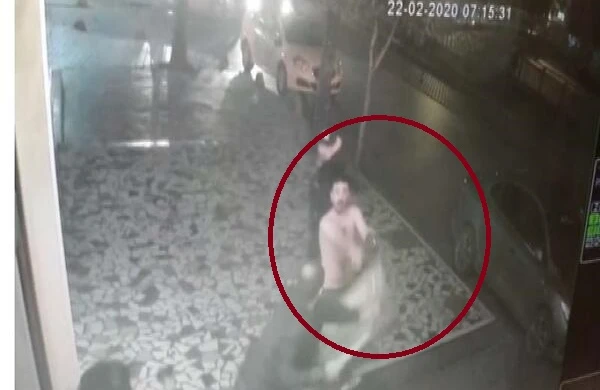 Çılpaq kişidən şəhərin  ortasında qadına qarşı əxlaqsızlıq: ANBAAN VİDEO