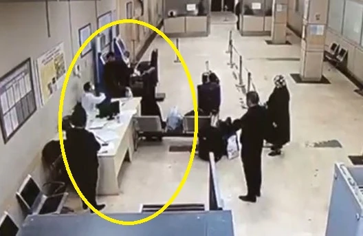 Gömrük Komitəsi şok kadrları yaydı: Virusa yoluxan şəxs kameraya düşüb