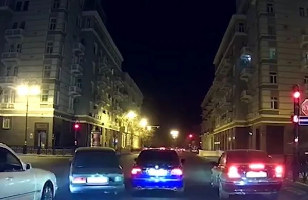 Bakının mərkəzində şok görüntü:"07"nin sürücüsü görün nə etdi