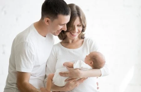 Valideynsiz uşaqların övladlığa götürülməsi qaydası təsdiqləndi