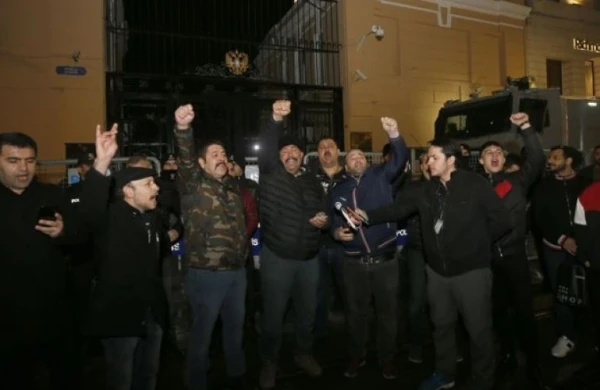 Türkiyədə Rusiyaya qaşı etiraz aksiyası başladı +VİDEO