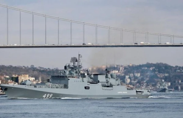 SON DƏQİQƏ: Rusiyanın döyüş gəmiləri İstanbul boğazına girdi