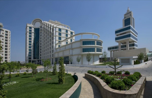 Bakının məşhur otelində hadisə: Turistin başına iş gəldi