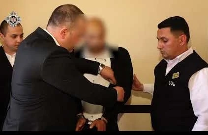 Azərbaycanlı məmur rüşvətə görə saxlanıldı - Əməliyyatın videosu